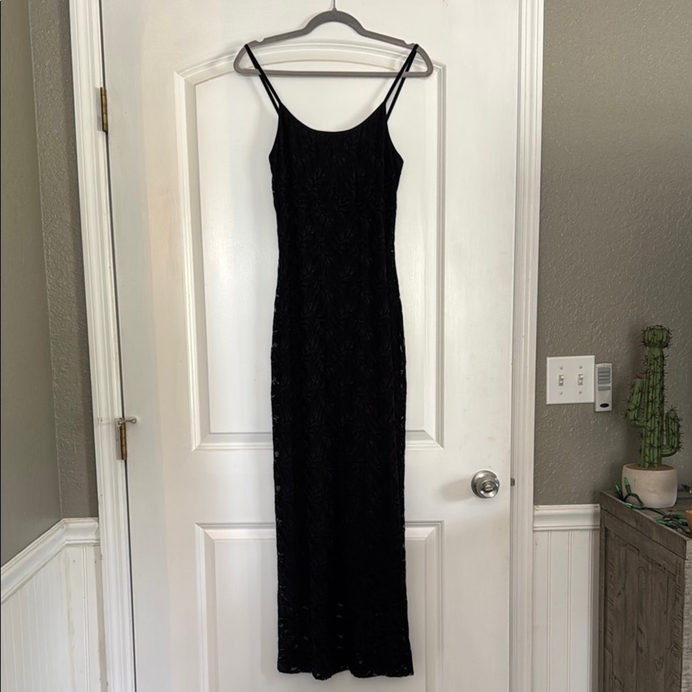 Elegant Black Lace Evening Dress